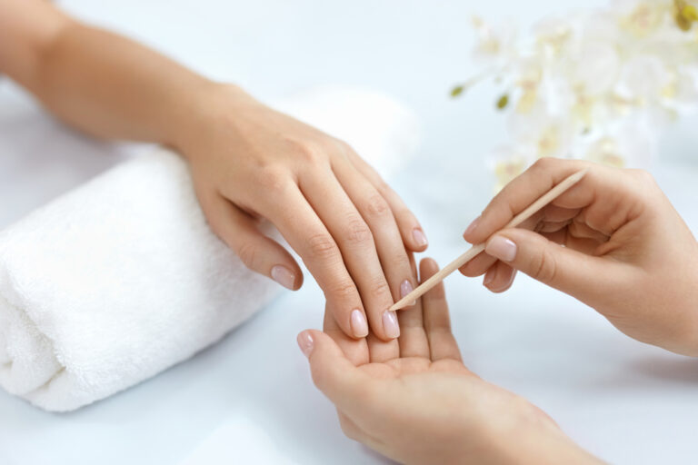 The Science Behind Nail Remover: Understanding the Ingredients